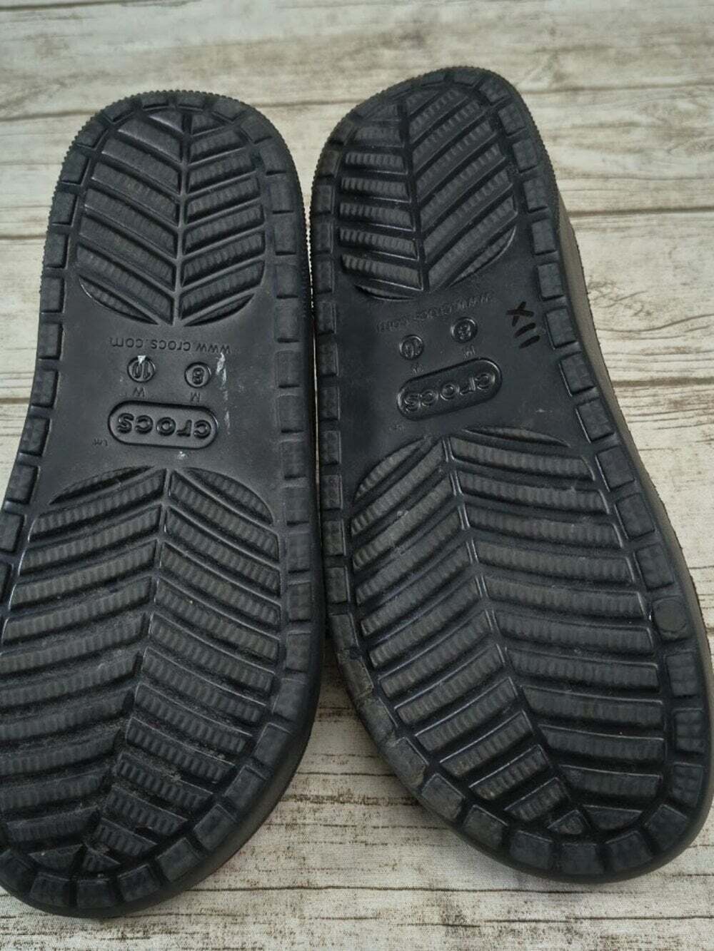 Crocs Classic Cozzzy Sandal Rainbow Faux Fur Lined Black M8 W10 Slide - Picture 7 of 7